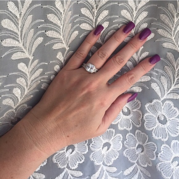 🏆HOST PICK🏆💫💎Antique Style Faux Diamond Ring - Picture 2 of 5